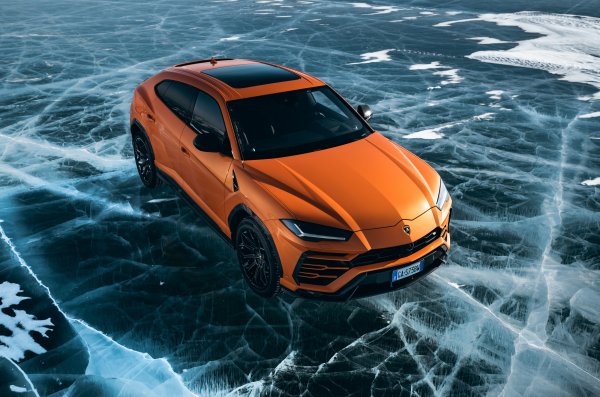 Lamborghini-orange-pearl-urus-capsule-lamborghini-urus-pearl