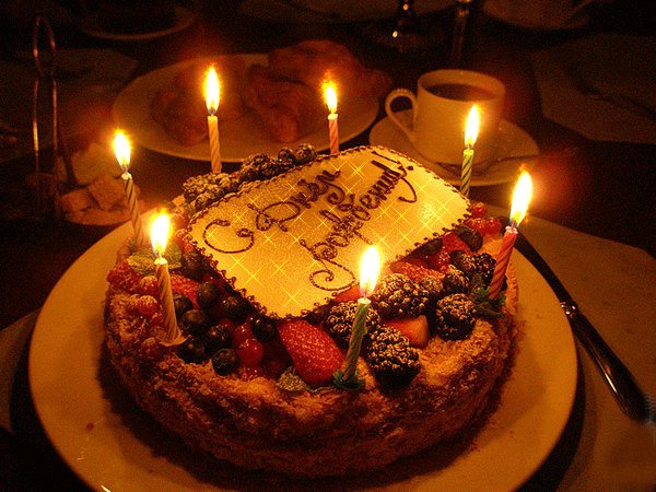 Tort s Dnem rozhden 1