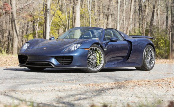 PORSCHE 918 SPYDER (2015г.)