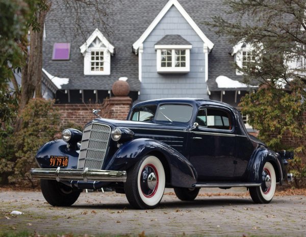 CADILLAC V16 2-PASSENGER COUPE (1935г.)