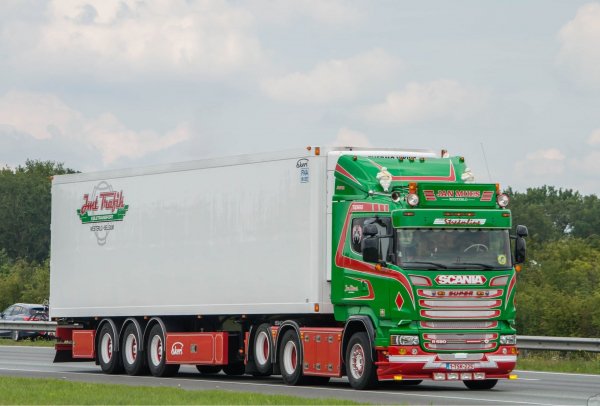 SCANIA