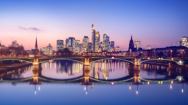 FrankfurtAlteBruecke ROW5240961184 UHD