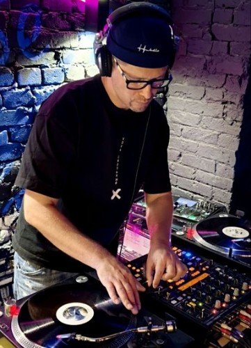DJ Vova Smallny - August Podcast 2026 (Vinyl Only)