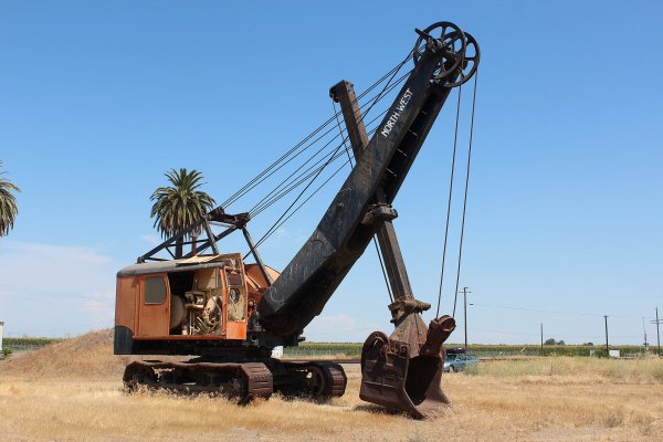 Abandoned steam shovel in Zamora, CA