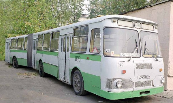 Автобус ЛиАЗ 677 сочленённый (гормошка)