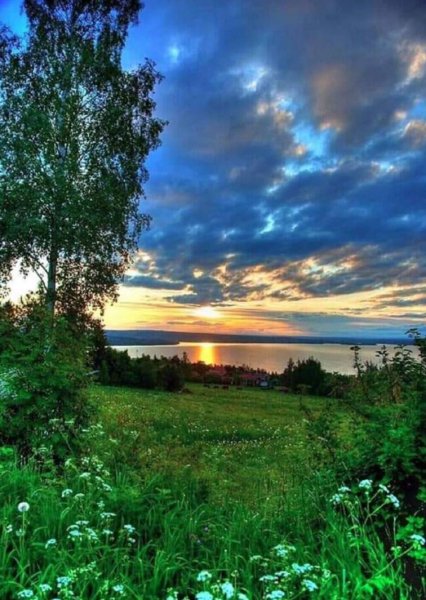 На закате