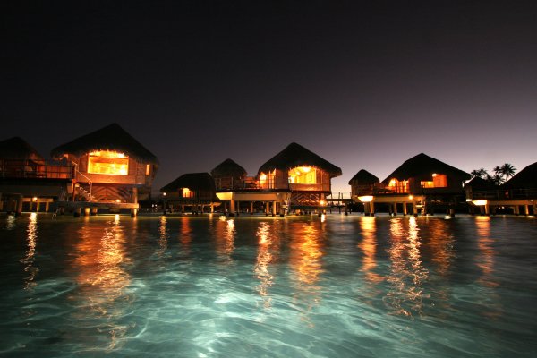 Vecher-bungalo-otel-okean-963