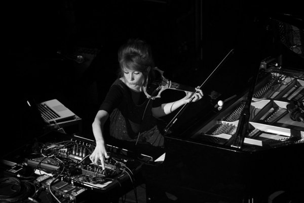 Poppy Ackroyd - Unravel (Reimagined by Christina Vantzou)