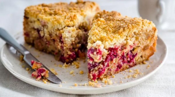 Пирог с клюквой и штрейзелем