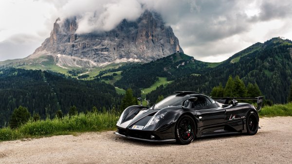 Pagani-zonda-750-lm-superkar