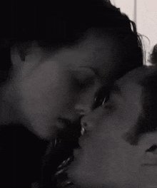 Kiss-gif