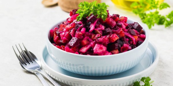 Винегрет со свежей капустой и солёными огурцами