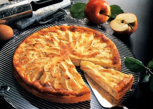 Маковый пирог с яблоками и творогом