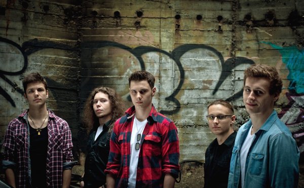 Seven on Seven - Left for Dead