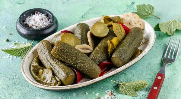 Маринованные огурцы со свеклой - на зиму
