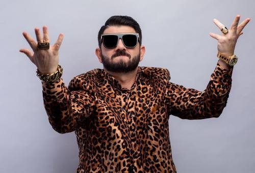 Супер Жорик - Вай Мама Кто Это Вся Из Сусального Золота