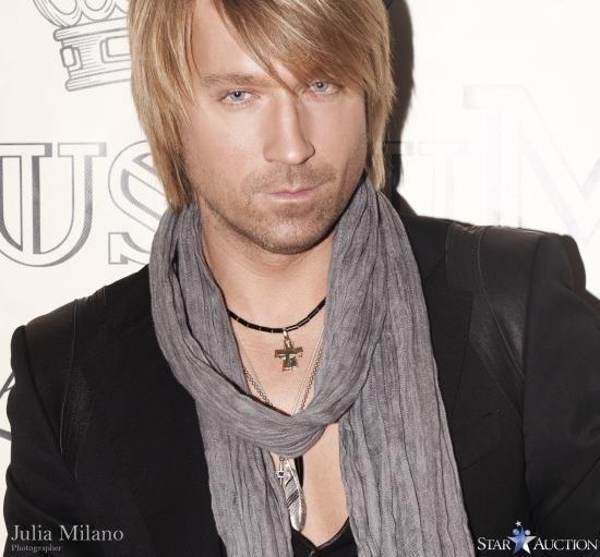 Олег Винник - На красивой поверхности (2016)