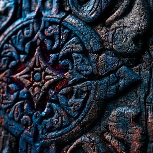 Karamontan - Родина