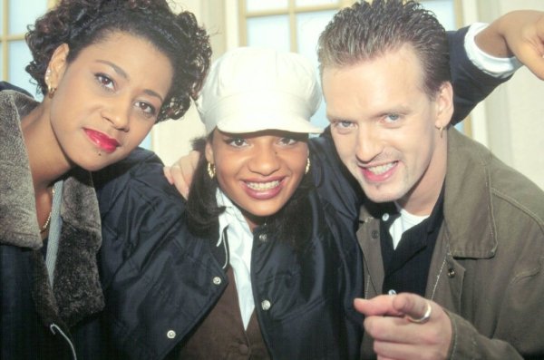 Mc Sar feat. Real McCoy - Automatic Lover (DJ Ramezz Remix)