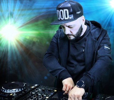 Timi Kullai &amp; Zooom Feat Dj Ramezz - World Of Magic