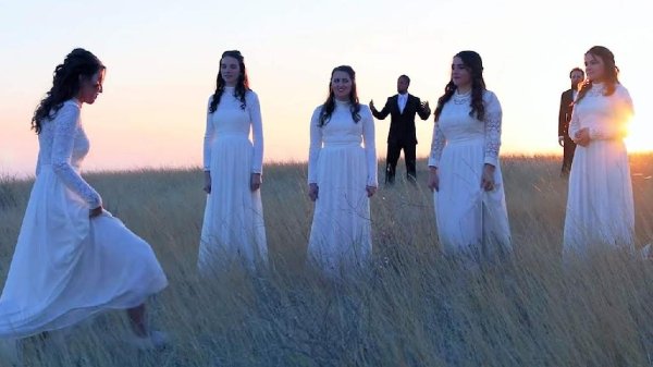 Simon Khorolskiy &amp; Sisters - Океан Божьей Любви