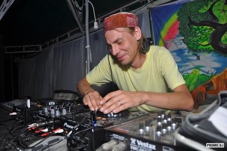KaZaNTIp - Kazantip 2005 DJ L'vov Shaker