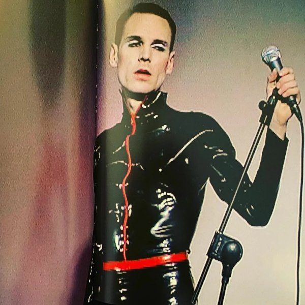 Tobias Bernstrup - Everything Is Wrong