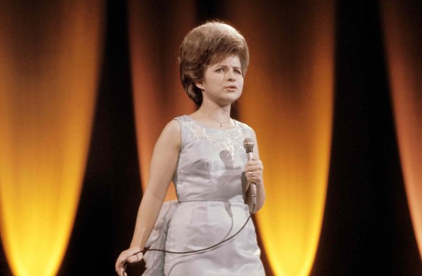 Brenda Lee - Build a big fence