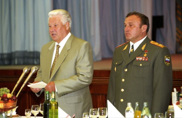 Борис Ельцин. Павел Грачев(Паша Мерседес)