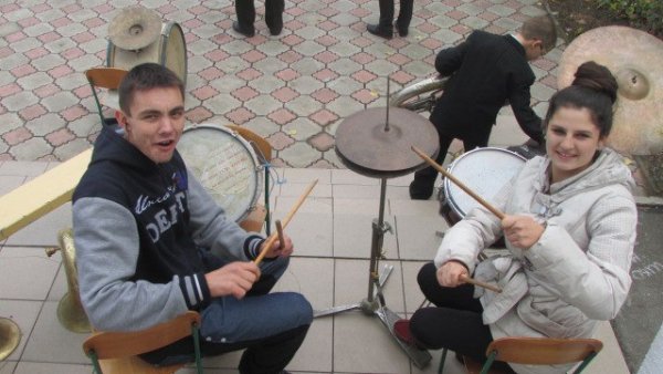 zViujAiVv0g