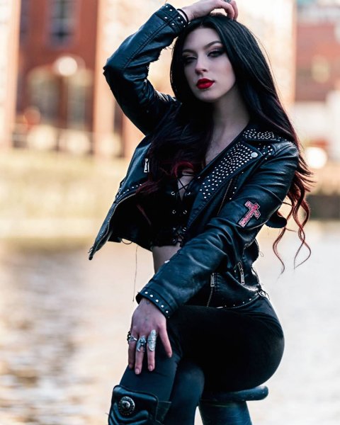 Chloe Elizabxth