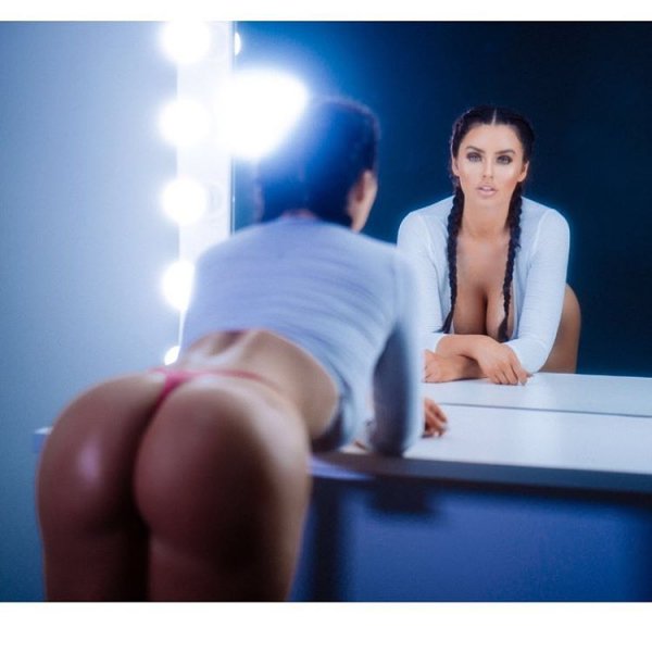 01Abigail-Ratchford