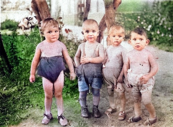 Далёкое детство